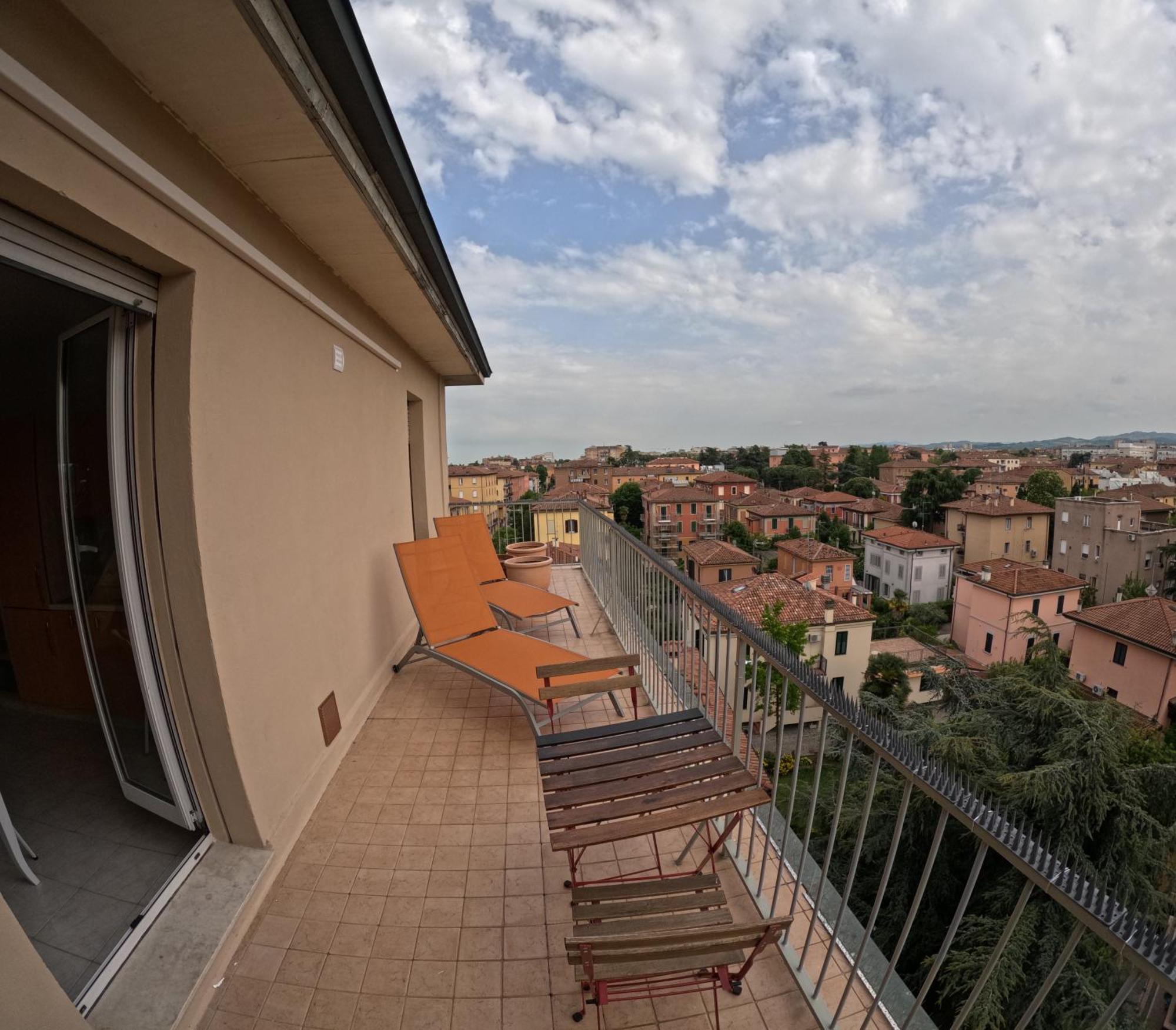 Bellavista Panoramic Terrace Appartamento Con Terrazza Zona Sant Orsola โบโลญญา ภายนอก รูปภาพ