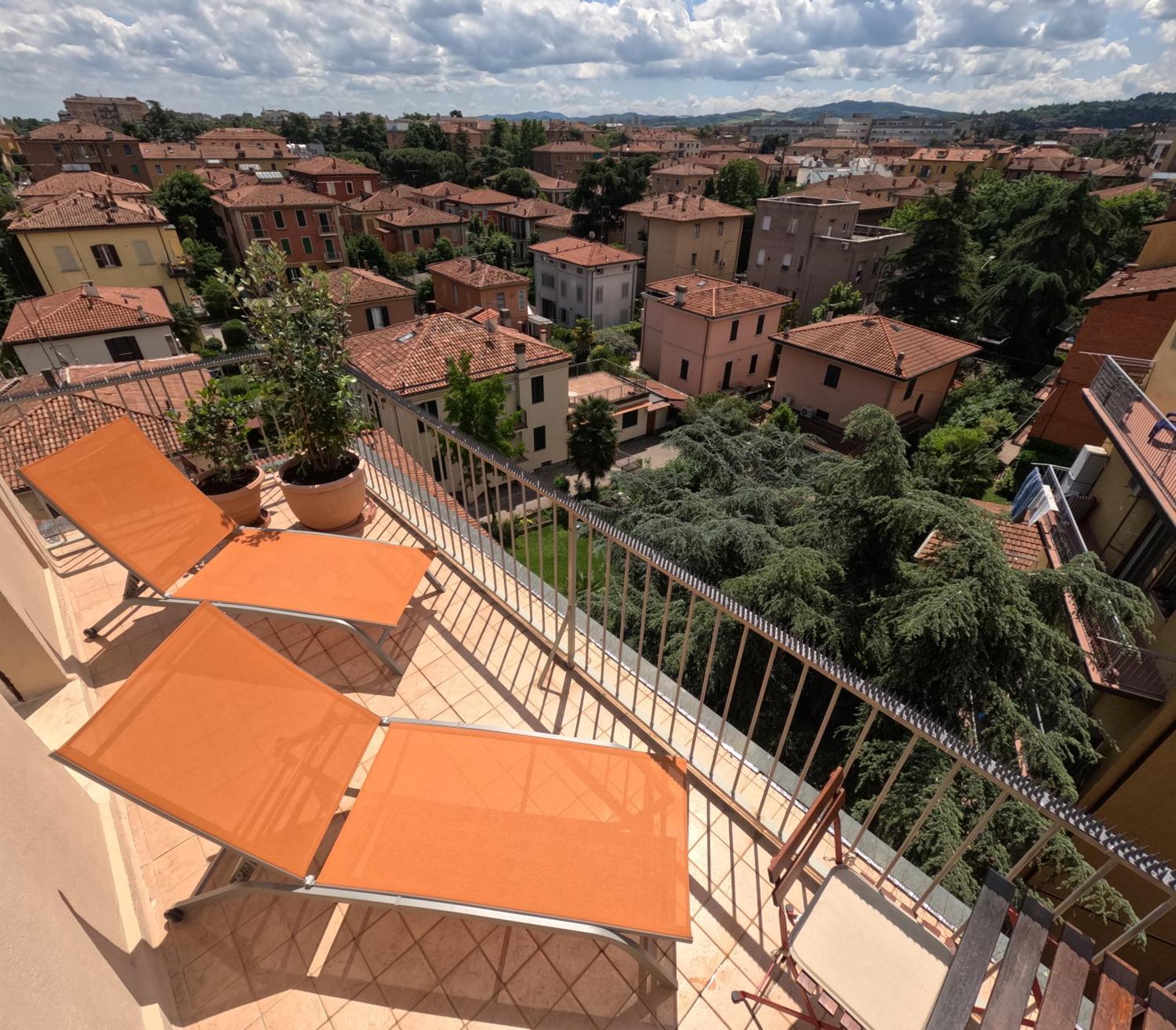 Bellavista Panoramic Terrace Appartamento Con Terrazza Zona Sant Orsola โบโลญญา ภายนอก รูปภาพ
