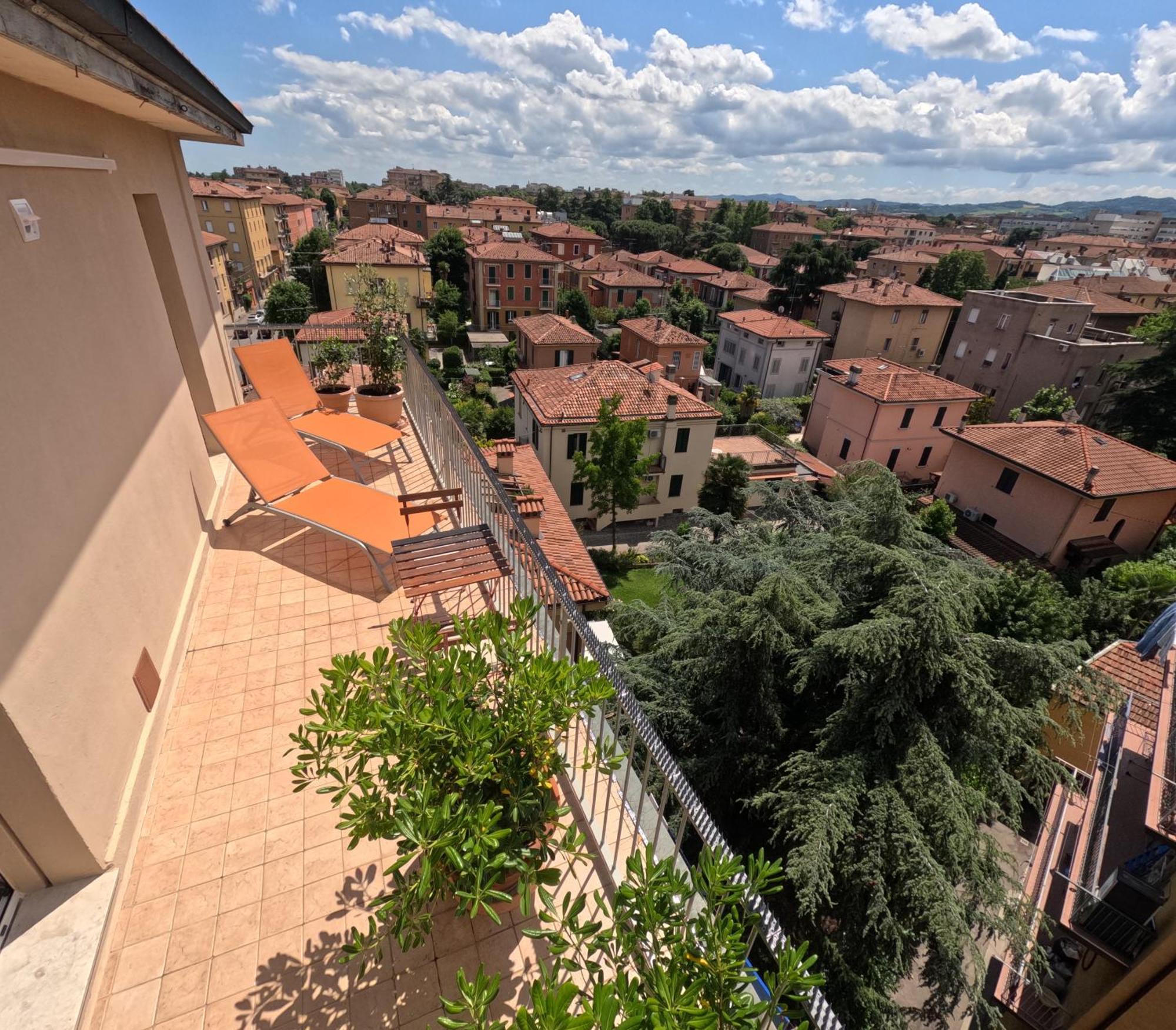 Bellavista Panoramic Terrace Appartamento Con Terrazza Zona Sant Orsola โบโลญญา ภายนอก รูปภาพ